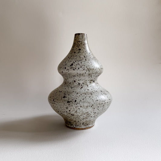 Mono Bottleneck Vase 004