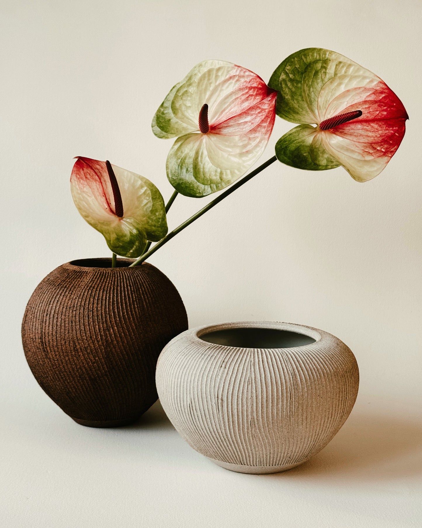 Quartzite Ribbed Vase 023 - SOMBRA